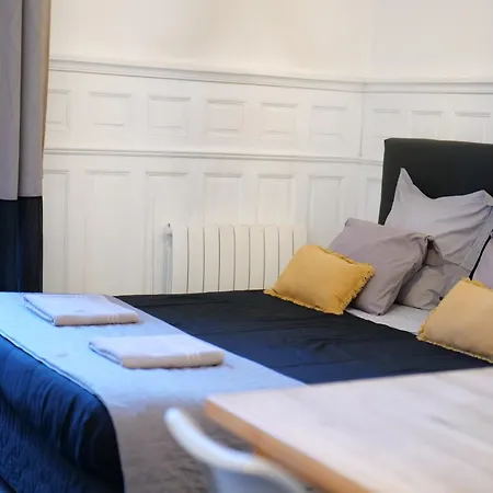 Les 5 Lys Apartment
